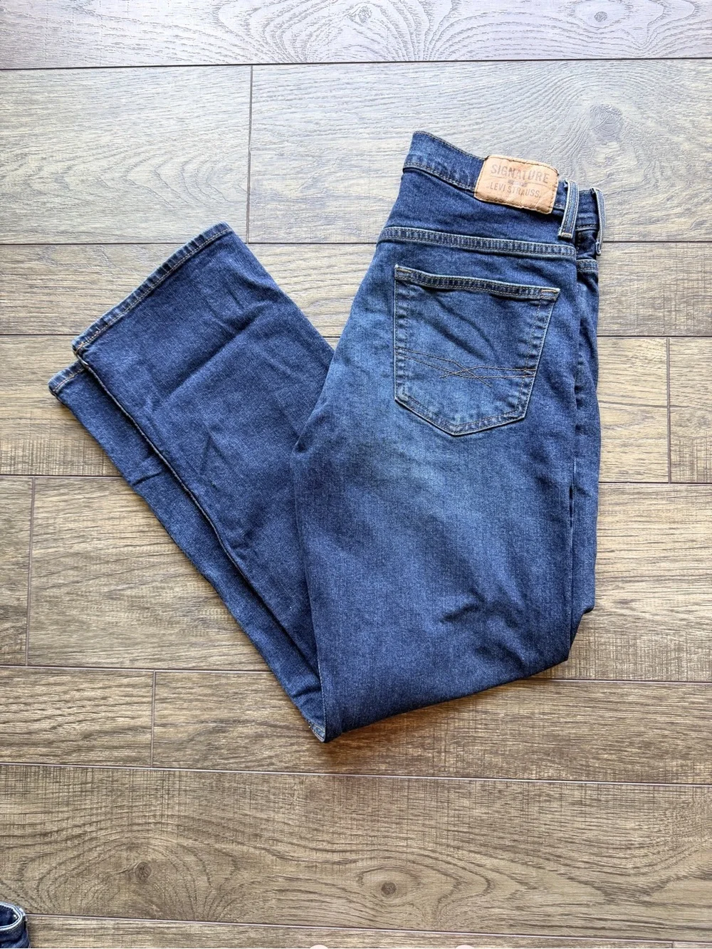 Men's Loose Fit Straight Leg Blue Jeans size 30x32